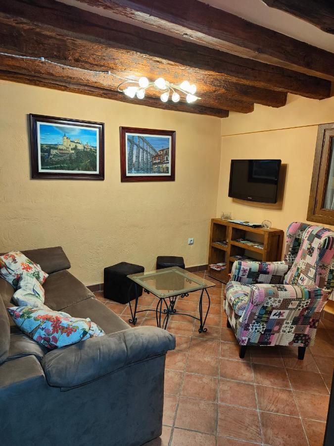 Casa Vieja Tabanera A 8 Min De Segoia Casa de hóspedes Tabanera del Monte Exterior foto